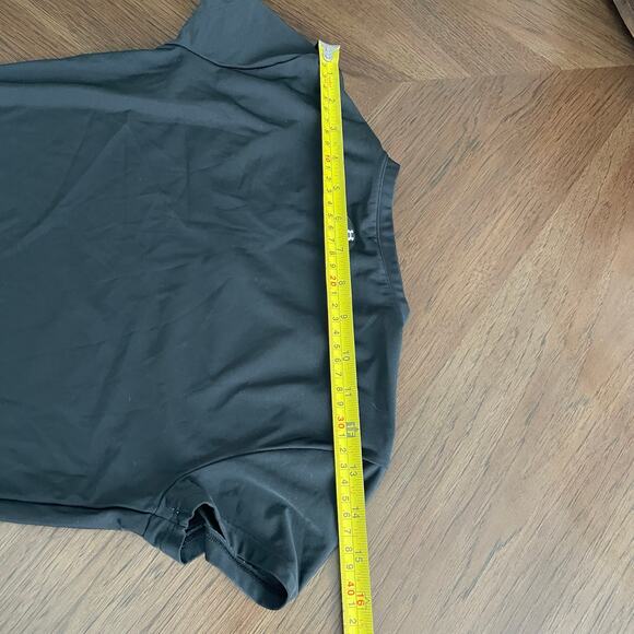 Under Armour Short Sleeve Heat Gear Compression Shirt Women Medium Black Gym - Picture 7 of 7